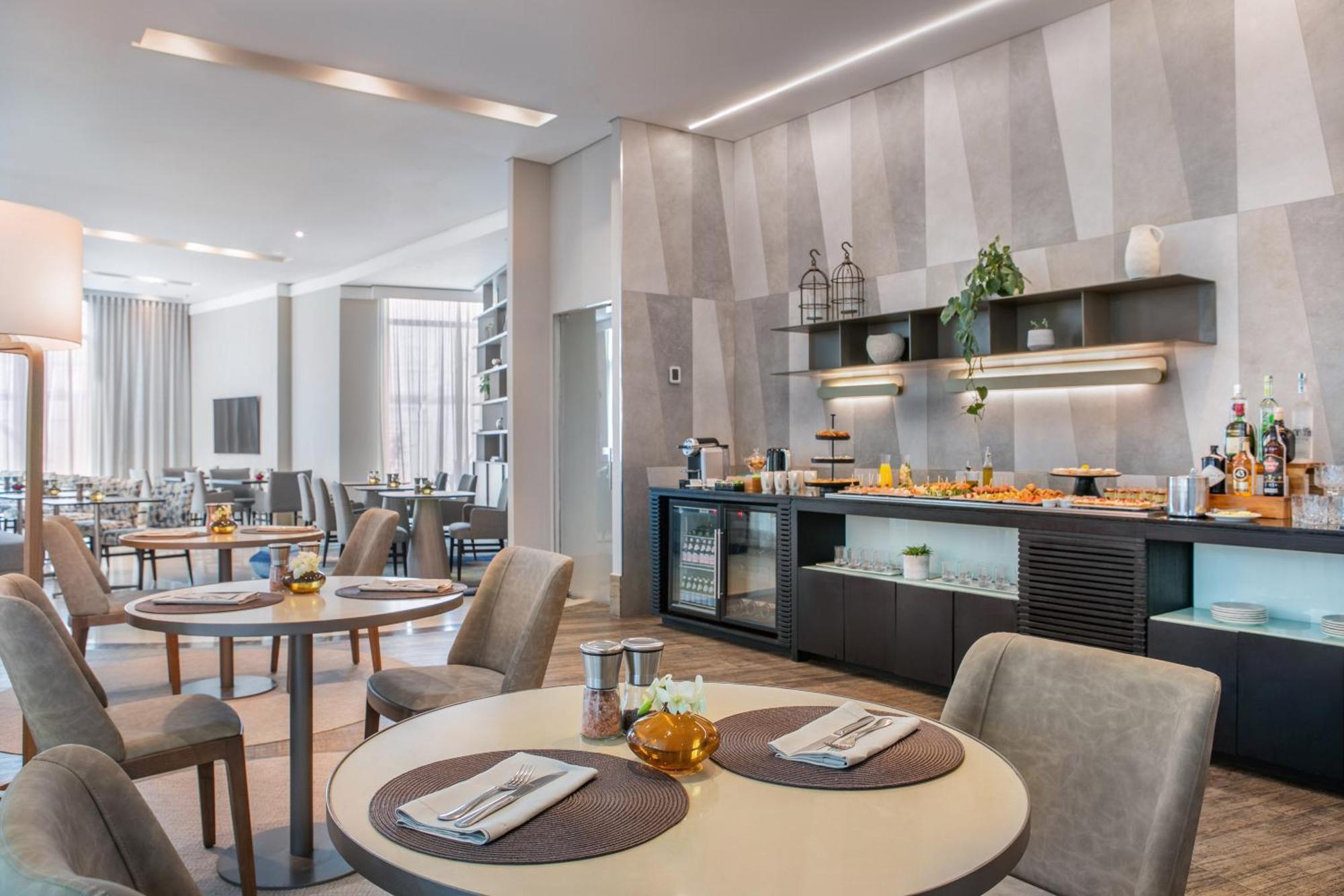 Melia Jardim Europa Hotel Sao Paulo Exterior foto The lounge at the airport